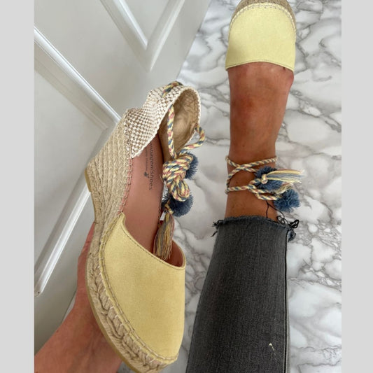 COPENHAGEN SHOES Sienna Copenhagenshoes by Josefine Valentin Keilsandalen 191 Yellow