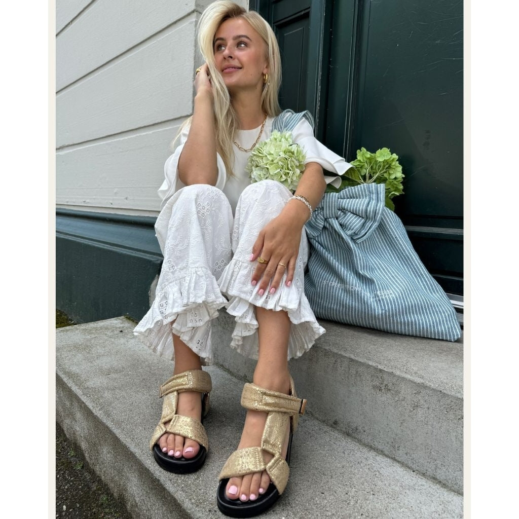COPENHAGEN SHOES CARRIE MOON Sandalen 011 Gold Snake