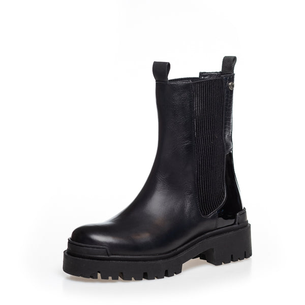 COPENHAGEN SHOES DAY DREAMING Boot 1207 BLACK W/PATENT HEEL