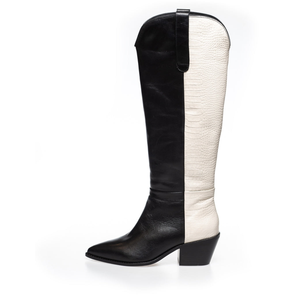 Copenhagen Shoes by Josefine Valentin DIVIDED MULTI Long boot 0094 BLACK/OFF WHITE