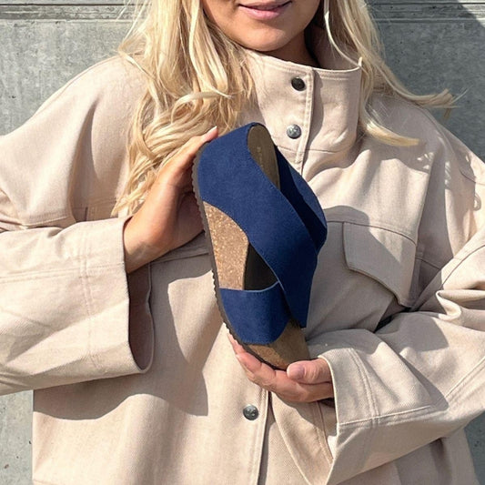 COPENHAGEN SHOES FRANCES 23 Suede Keilsandalen 00078 NAVY (OLTREMARE 278)