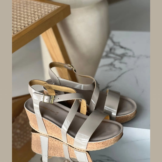 COPENHAGEN SHOES MICHELLE PATENT Keilsandalen 0057 TAUPE