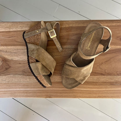 COPENHAGEN SHOES SUMMER VIBES Keilsandalen 0002 BEIGE