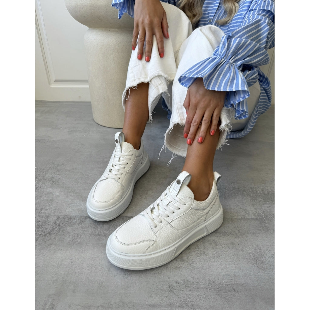 V sneakers shop hotsell