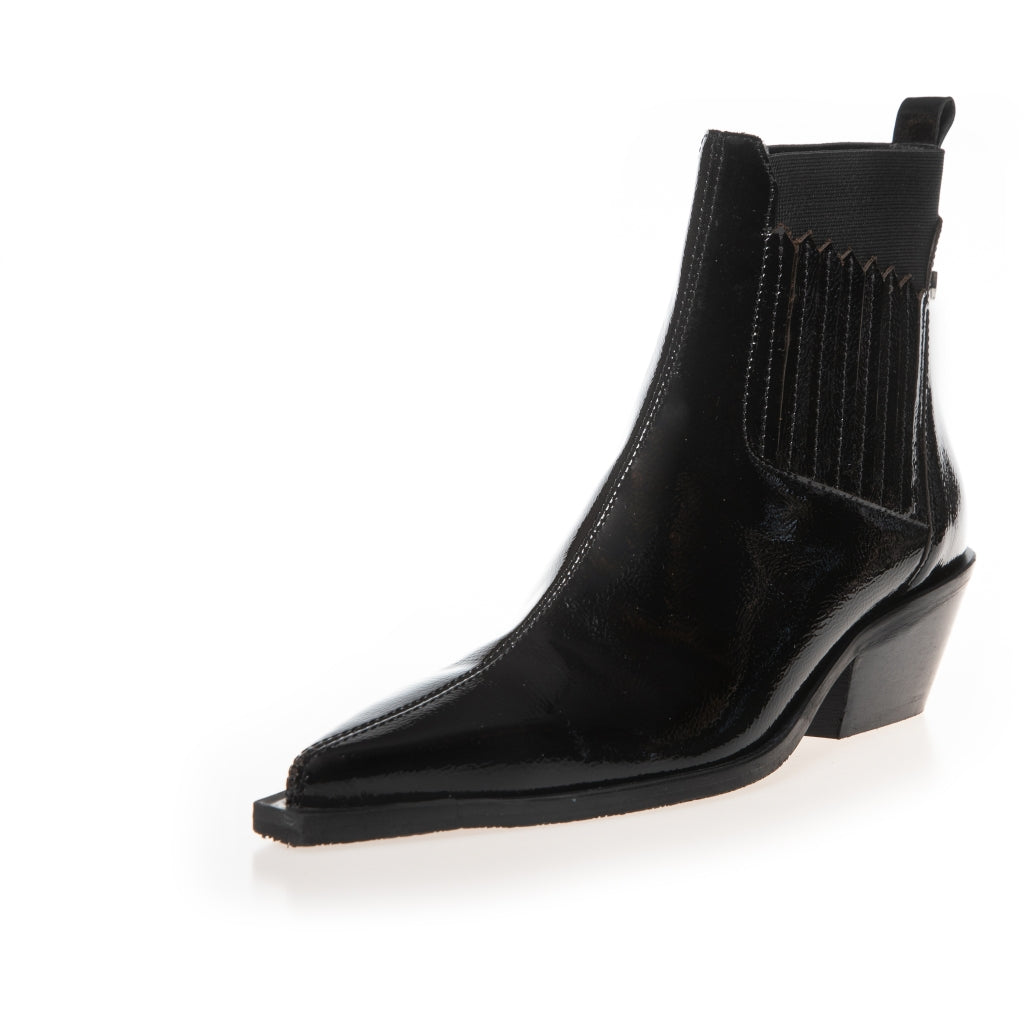 THE WALKING BOOT PATENT BLACK PATENT