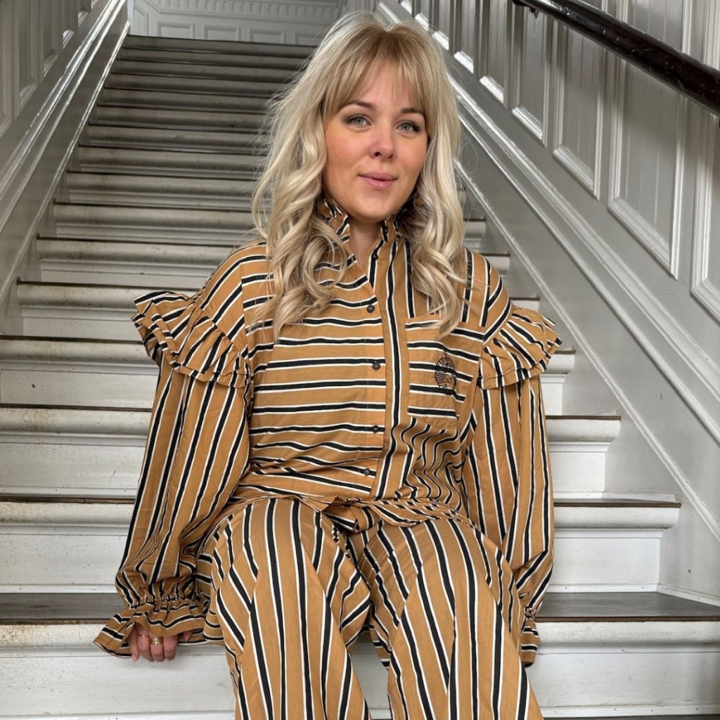 STORIES FROM THE ATELIER by COPENHAGENSHOES WHEN YOU LISTEN TOP SHIRT 0896 GOLDEN STRIPES