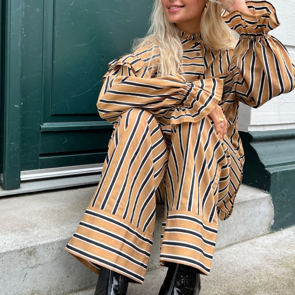 STORIES FROM THE ATELIER by COPENHAGENSHOES WHEN YOU LISTEN TOP SHIRT 0896 GOLDEN STRIPES