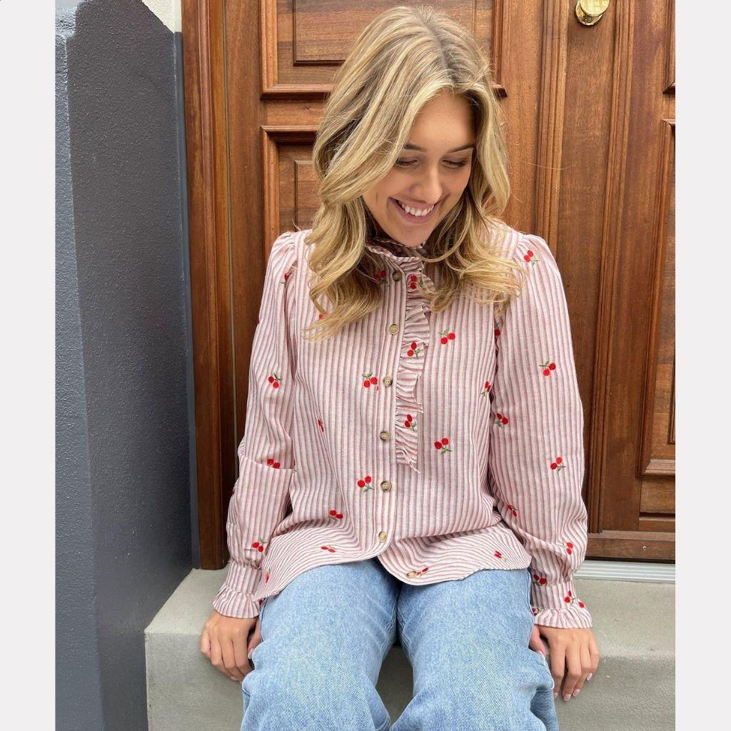 STORIES FROM THE ATELIER by COPENHAGENSHOES WINTER GARDEN SHIRT 0011 OFF WHITE/RED