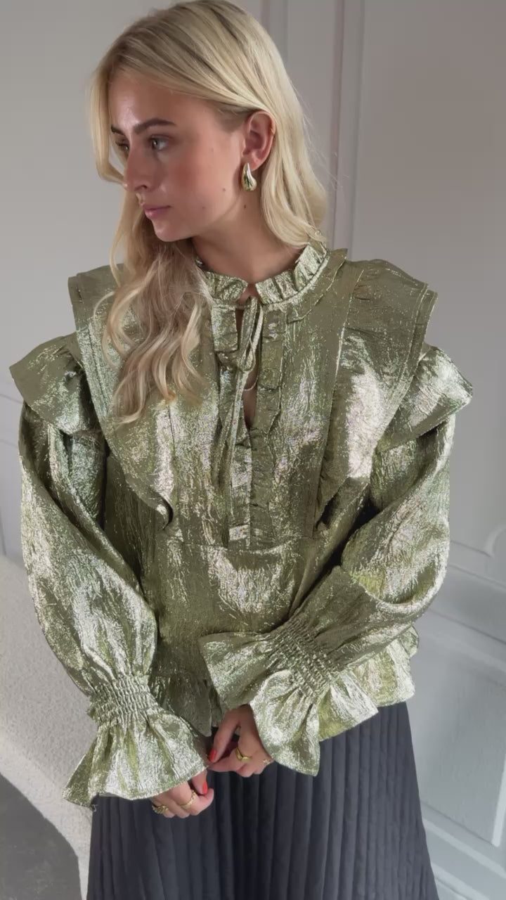 STORIES FROM THE ATELIER by COPENHAGENSHOES IMAGINE TOP CLOTHES 062 DARK GOLD