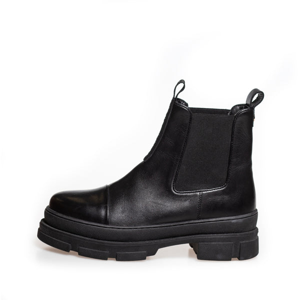 COPENHAGEN SHOES YOU AND ME LOW 22 Boot 565 Black (with black sole)